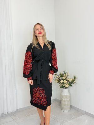 Костюм жіночий чорний Витинанка (червона виш.) 000004209 фото